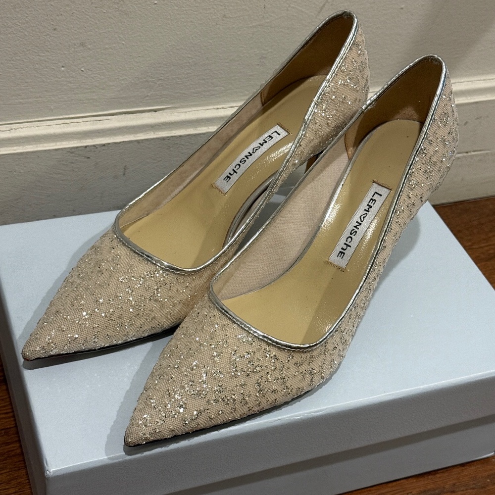 Sparkling high heel size 7